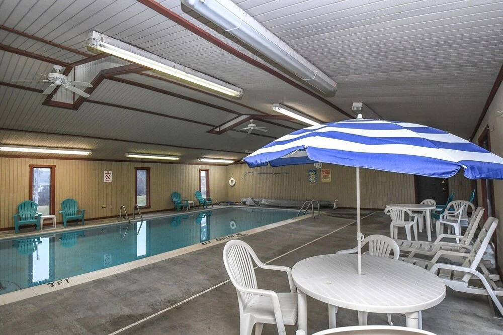 Sunplace 02 by Taylor Made Deep Creek