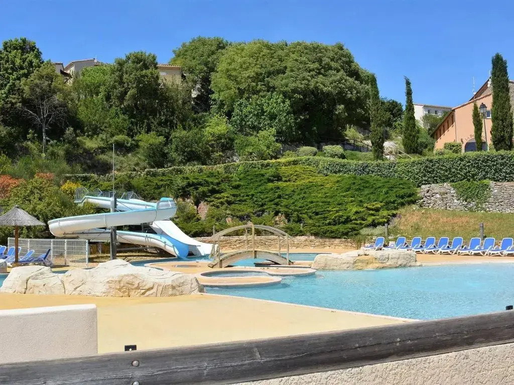Maison Duplex avec Piscines à Salavas - 6 Personnes, Animaux Admis, Parking, Terrasse et WiFi - FR-1-382-136