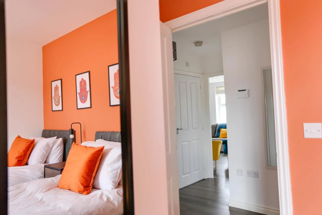 STALDON COURT - A 2 Bedroom Apartment by Prestigious Stays - Includes Wifi, Netflix & Amazon Alexa