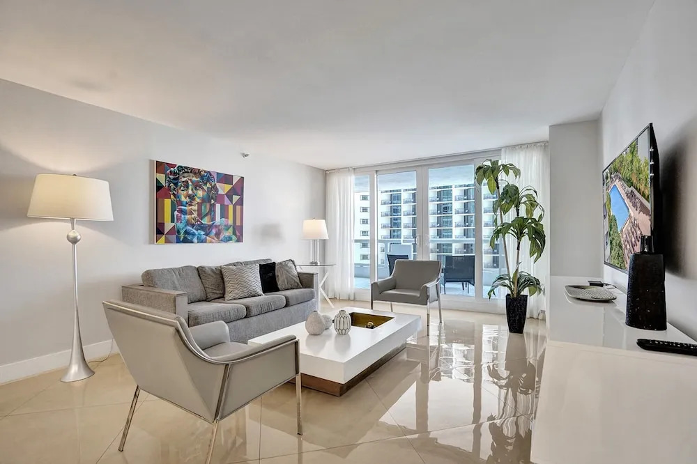 Stunning Balcony Views 3 Bedroom