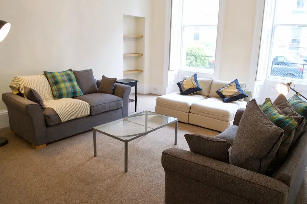 3 Bedroom Apartment In Edinburgh