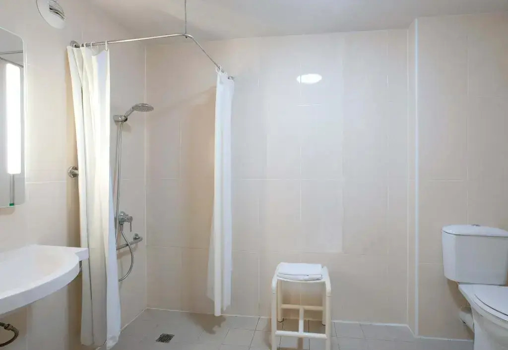 B&B HOTEL Louveciennes