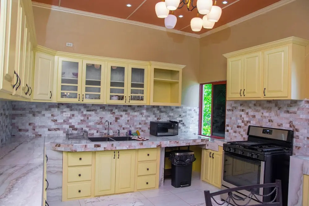 Beach-Pool-Sun-family-6 bedroom getaway