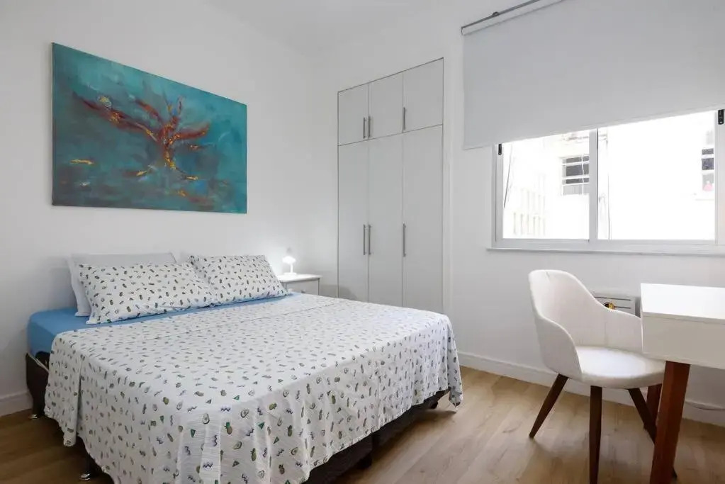 Apartamento confortável com localização privilegiada, 50 metros da praia do Arpoador
