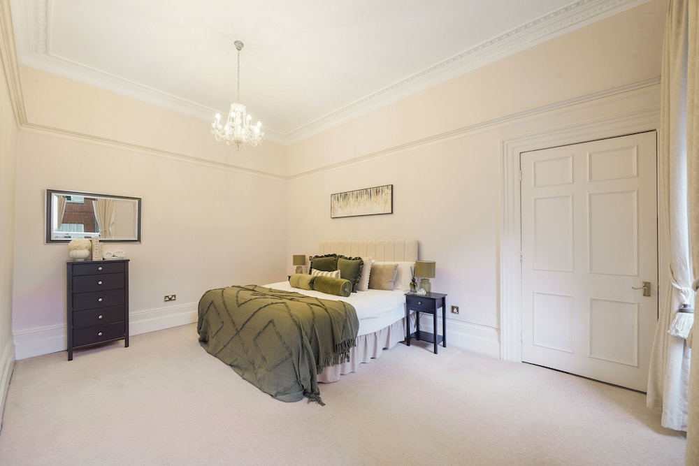 Hertford Flat 8
