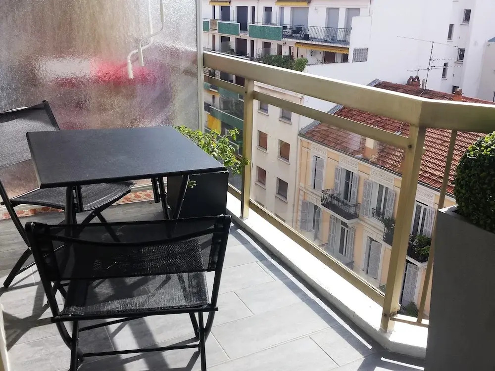 Brand new studio in the heart of Cannes