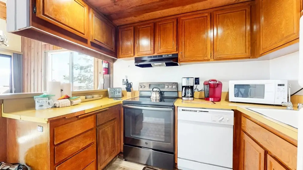 Val DIsere 35 Spacious Condo, Balcony with BBQ , Walk To The Village by RedAwning