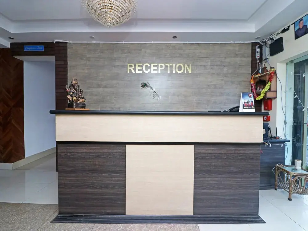 OYO 28044 Devki Palace Jain Hotel