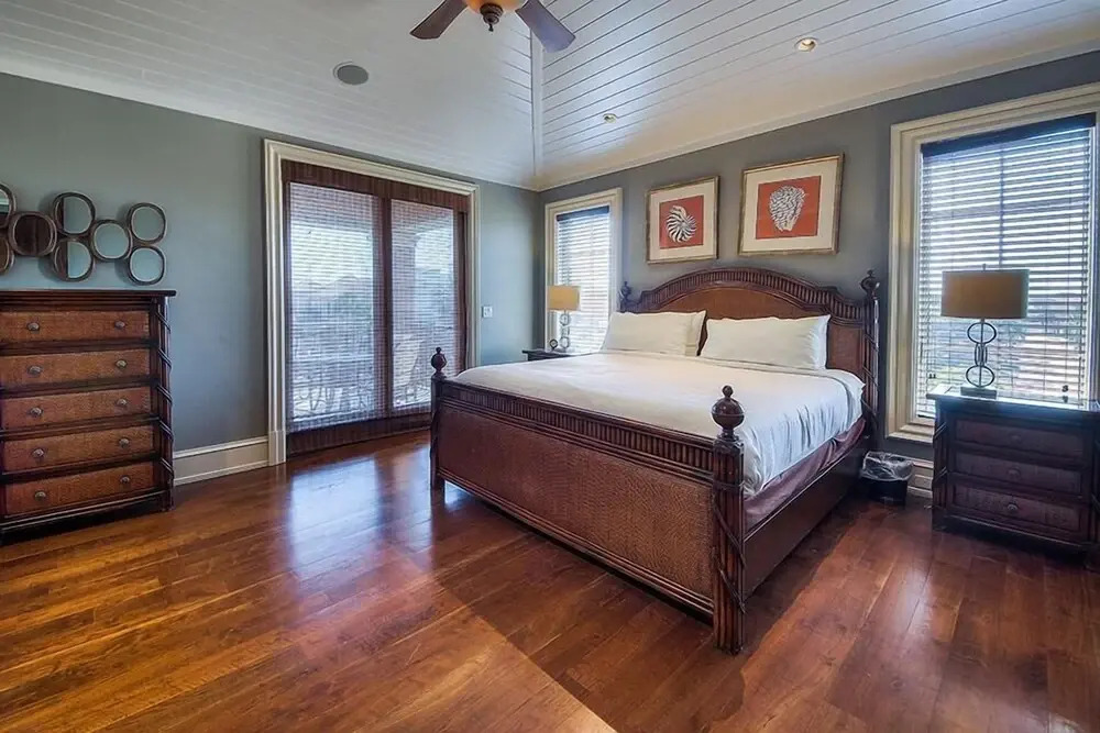 Gigglin Marlin 7 Bedroom Holiday Home by Five Star Properties