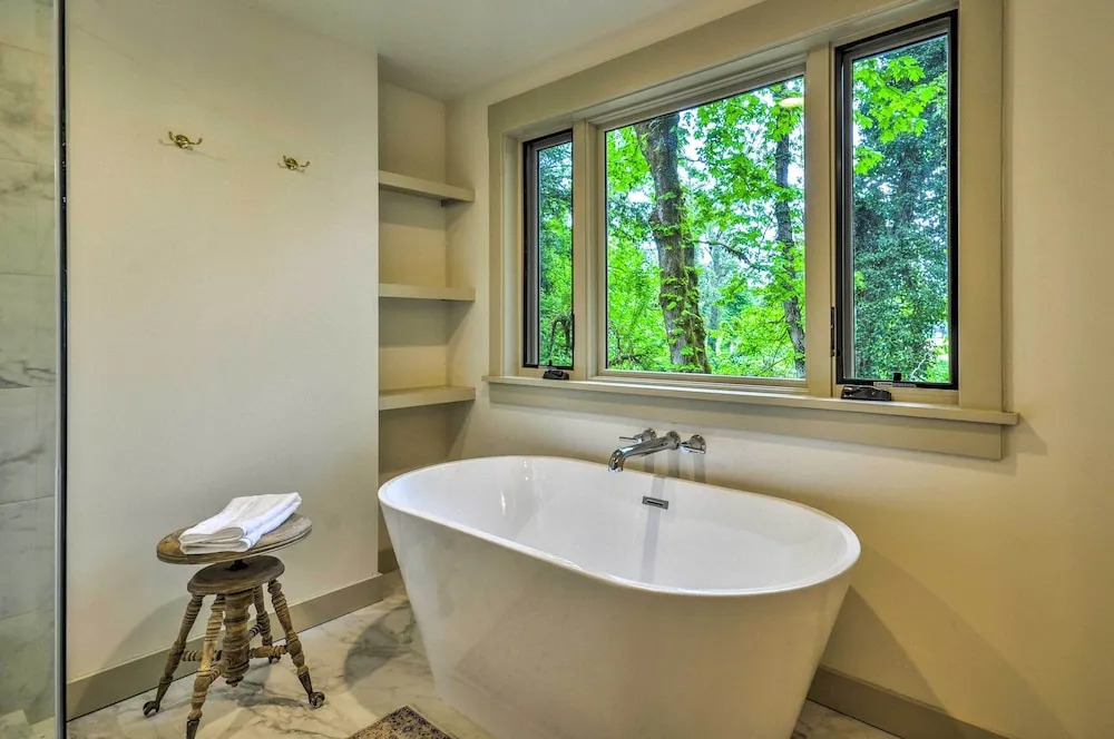 Peaceful + Elegant Cottage w/ Riverside View