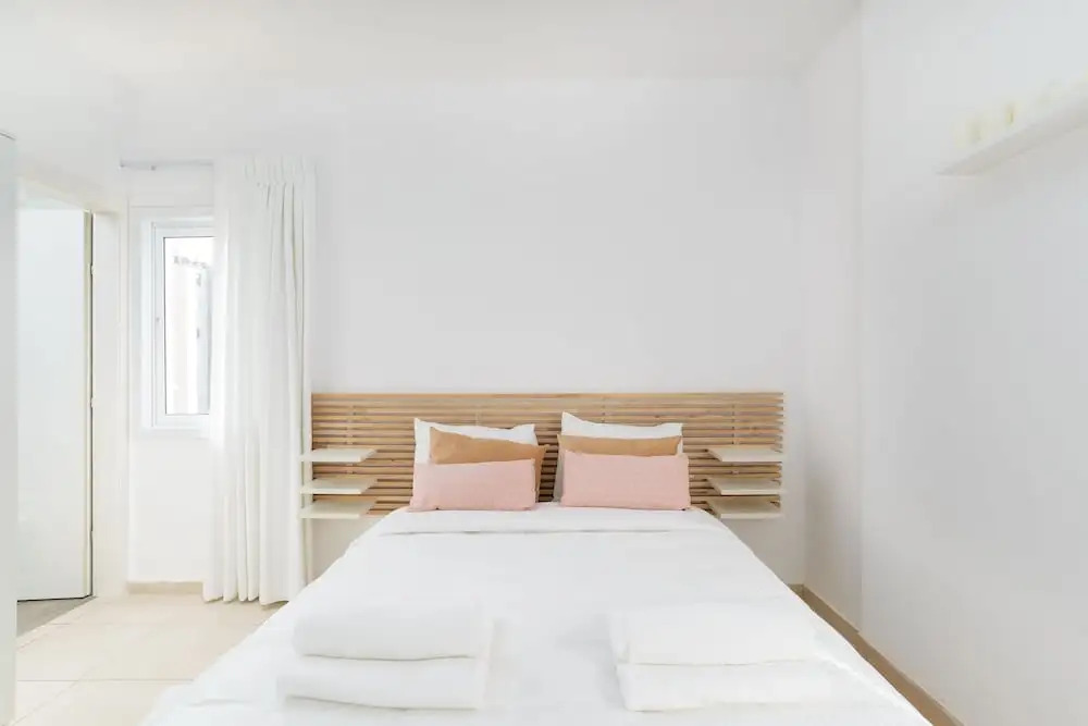 Bright and Fresh Family Home near Beach
