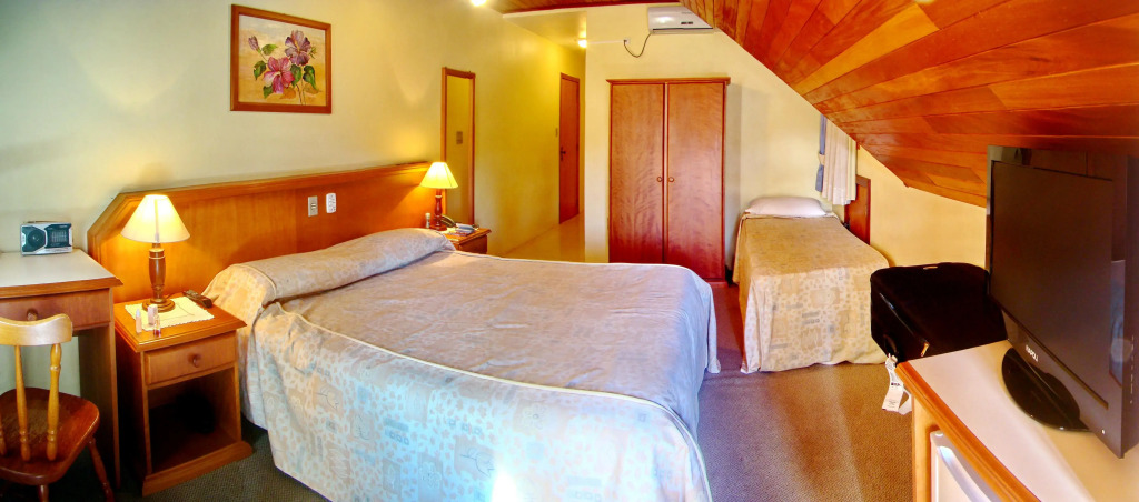 HOTEL SKY GRAMADO - Cartão Postal de Gramado RS