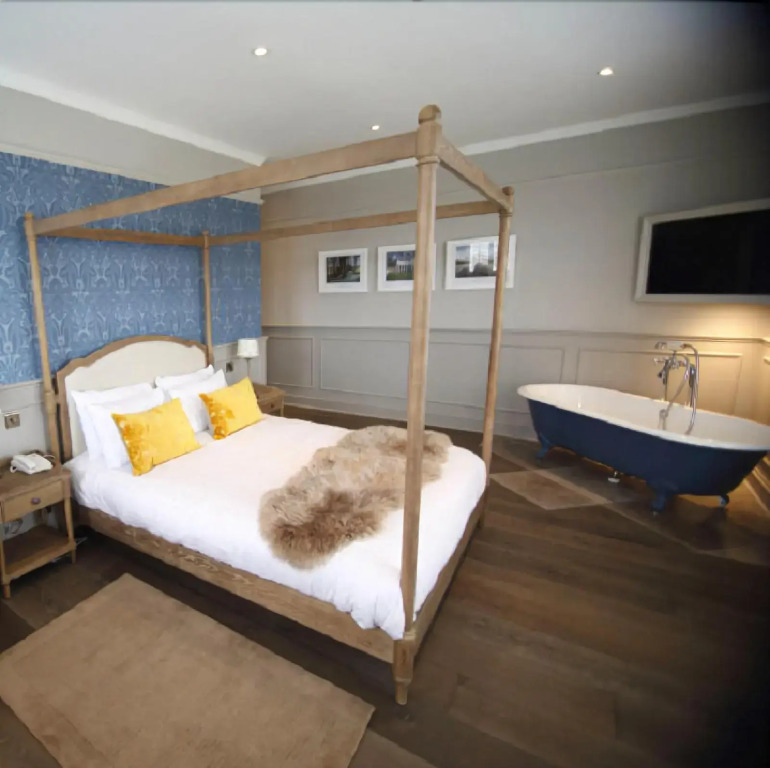 Hatton Court Hotel