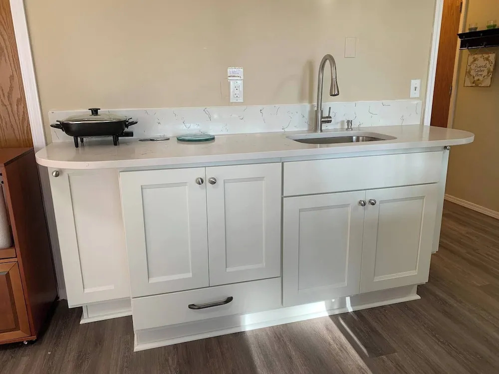 Oregon Jade Lodging- Spacious 2 Bedrooms, Ev Charger, Quite By Stream