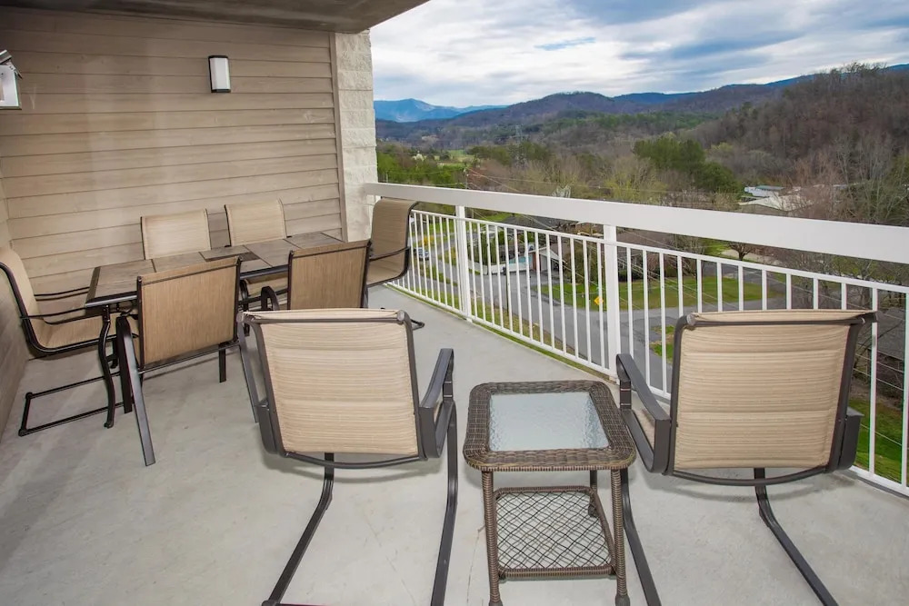 Whispering Pines 544