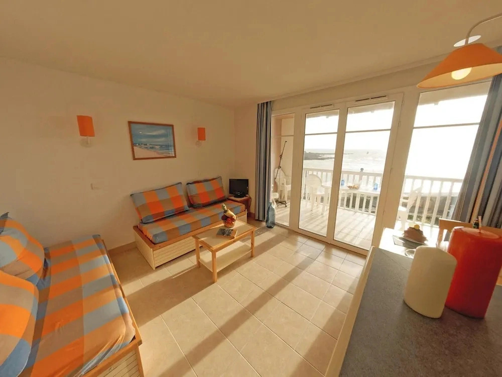 Oceanfront Escape for 6-7 Guests