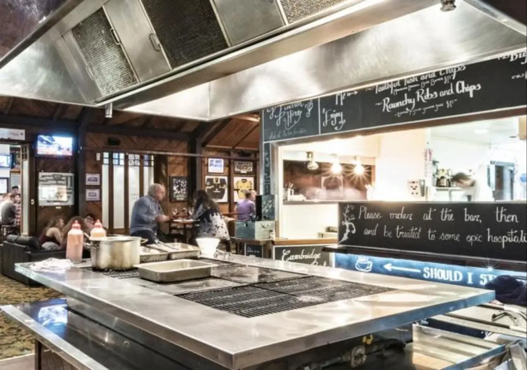 The Cambridge Hotel & Backpackers