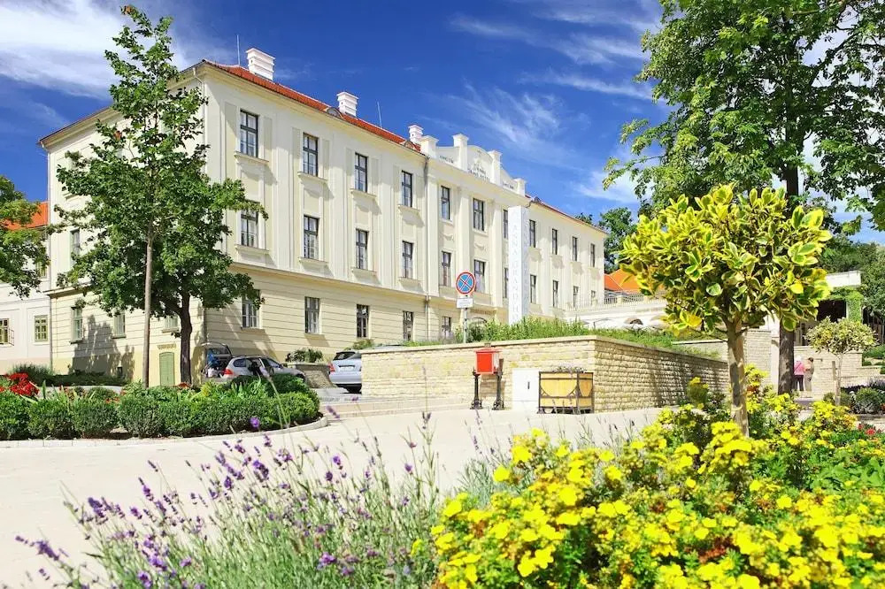 Anna Grand Hotel