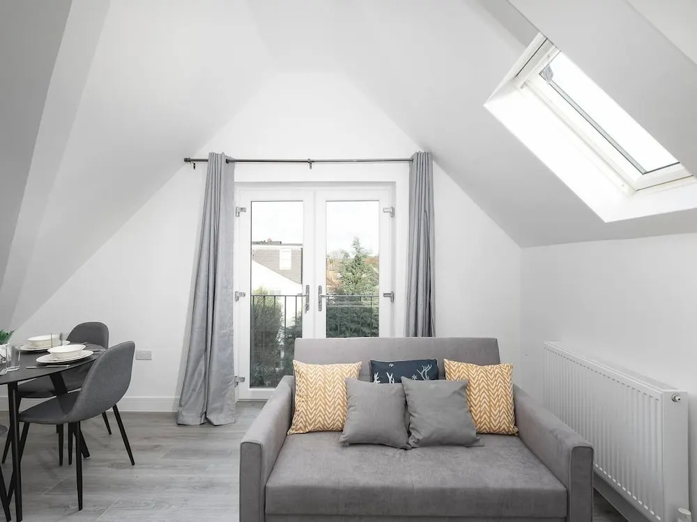 Skyvillion -vineyard Court- Enfield 1bed With Balcony