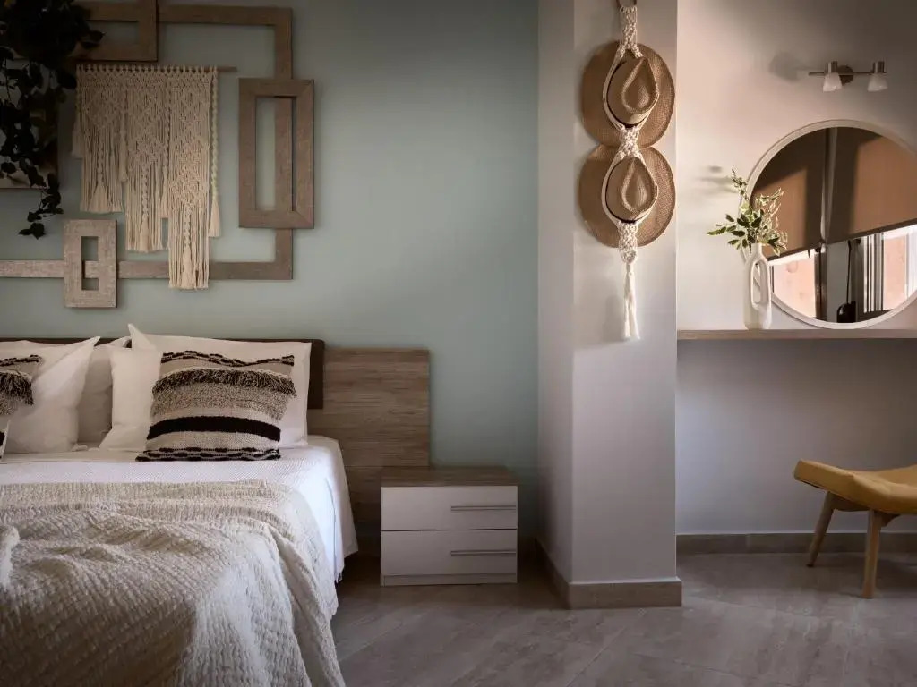 Laura Suites