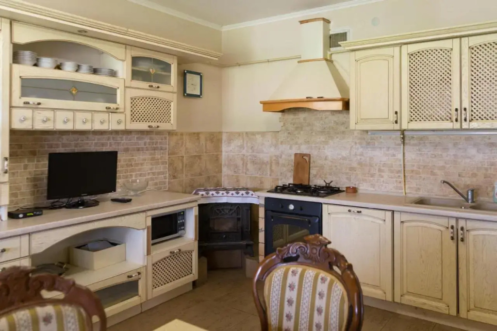 Semeyny Guest House