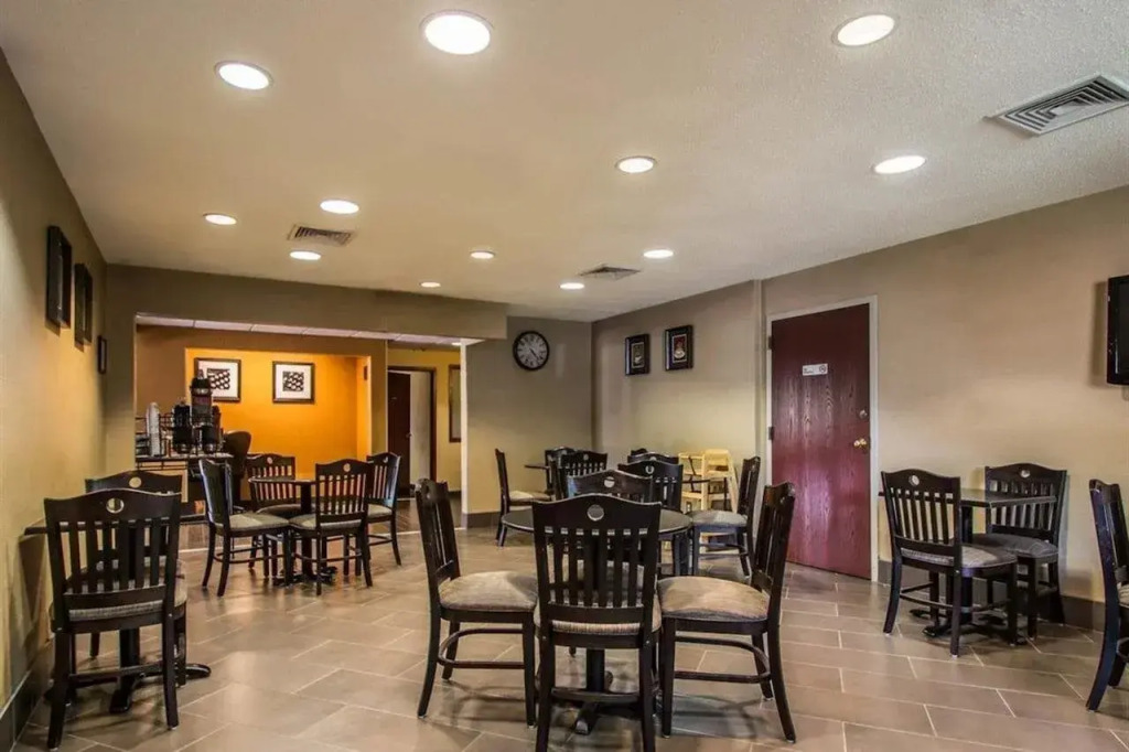 Quality Inn & Suites NJ State Capital Area