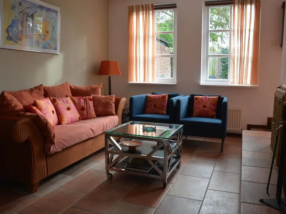 Modern Holiday Home in Noordwijkerhout with Fireplace