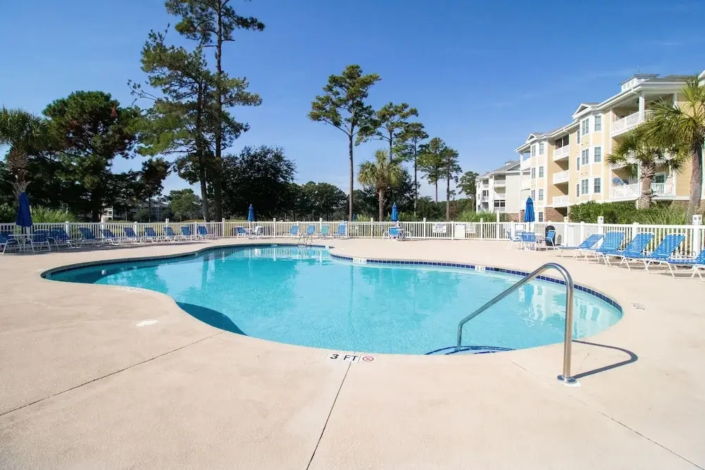 Magnolia Pointe Luster Leaf 4891-101 3 Bedroom Home