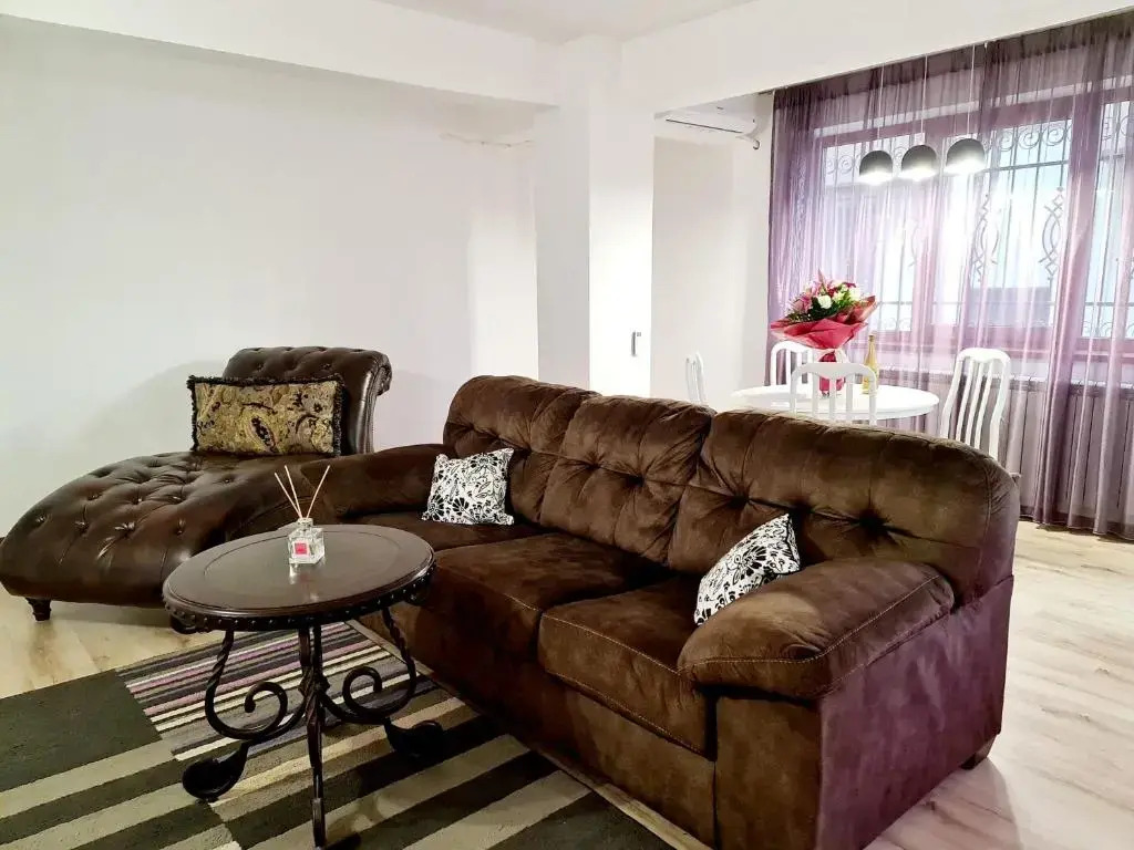 R.O.S.E. Apartment