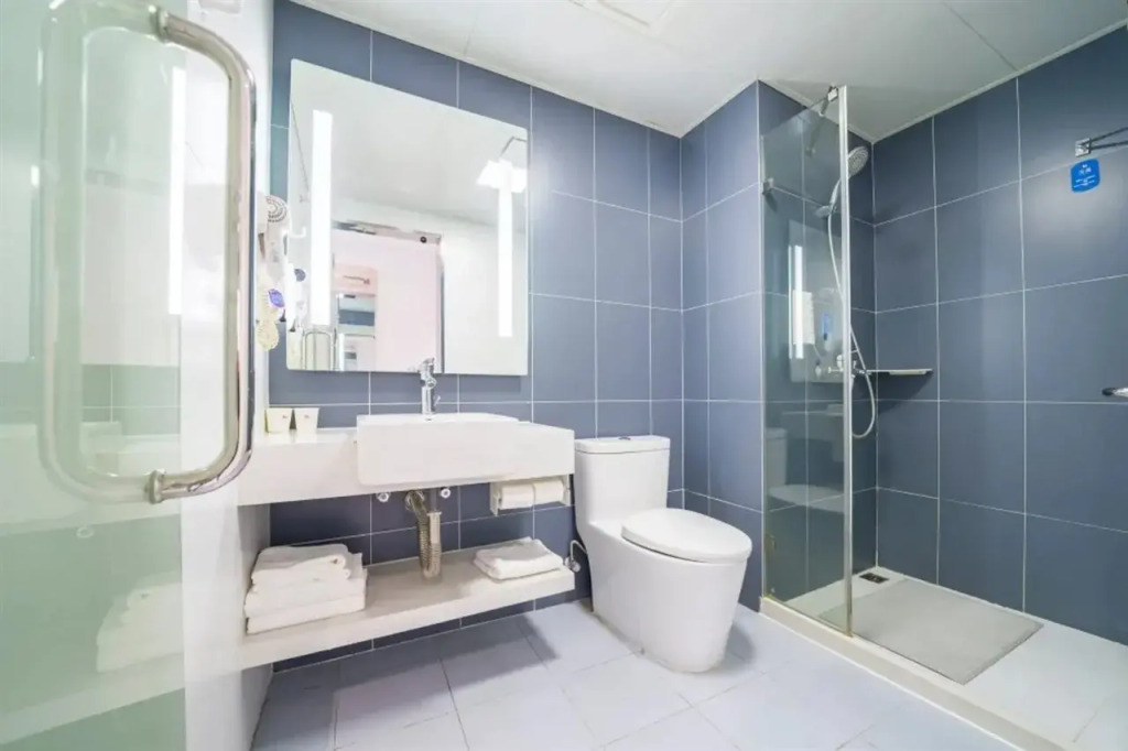 HanTing Hotel (Shanghai Hongqiao Railway Station Beizhai Road)