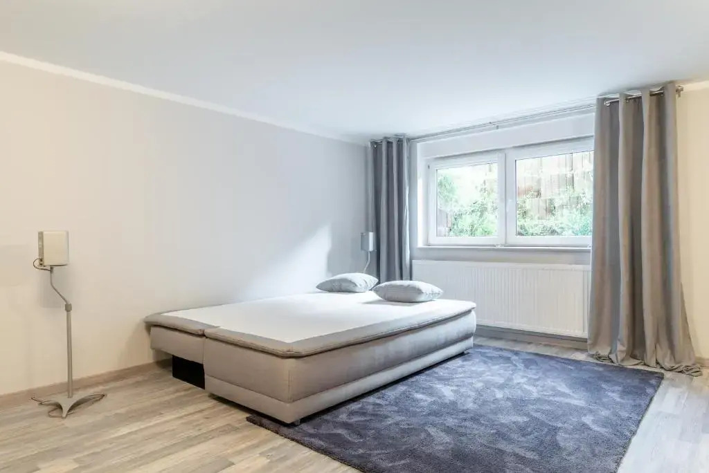5650 Private Rooms