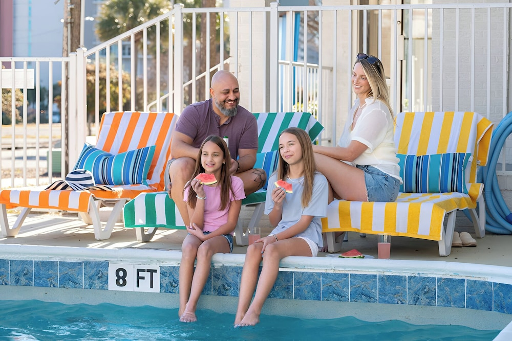 Fins Inn & Suites
