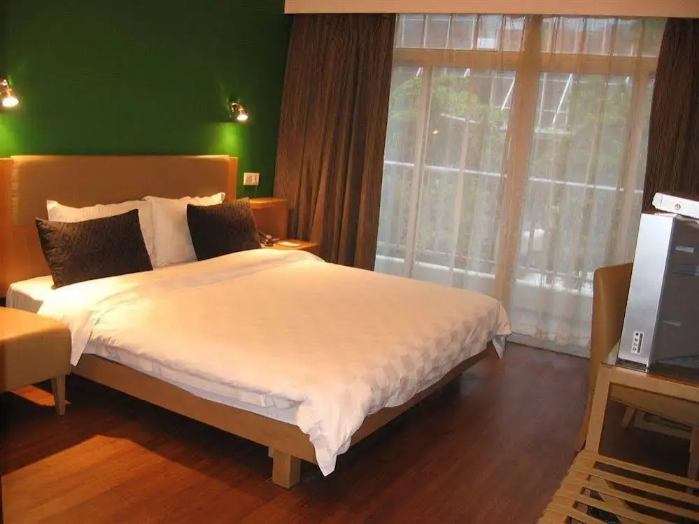 Gangding Garden Inn