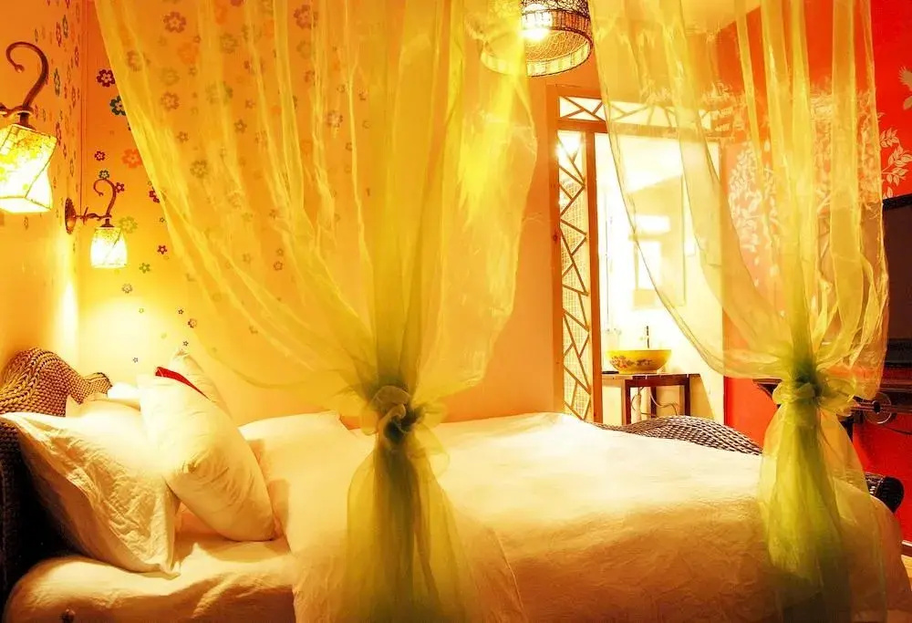 Overseas Inn