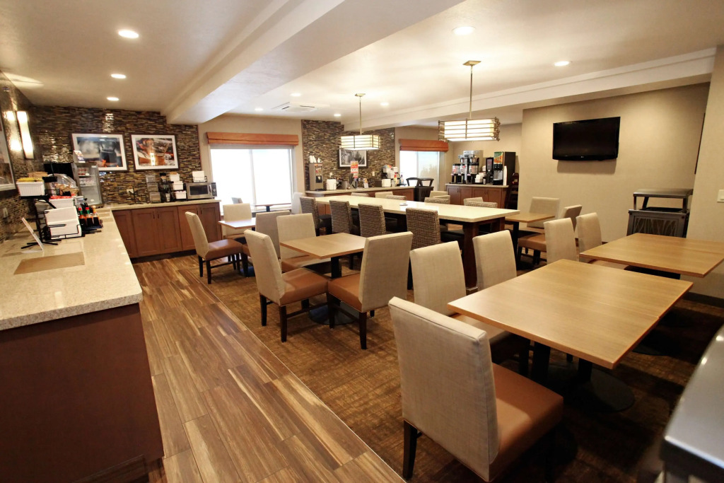 Best Western Plus CottonTree Inn