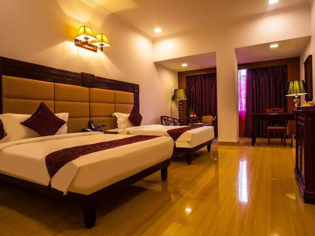 Golden Chariot Vasai Hotel