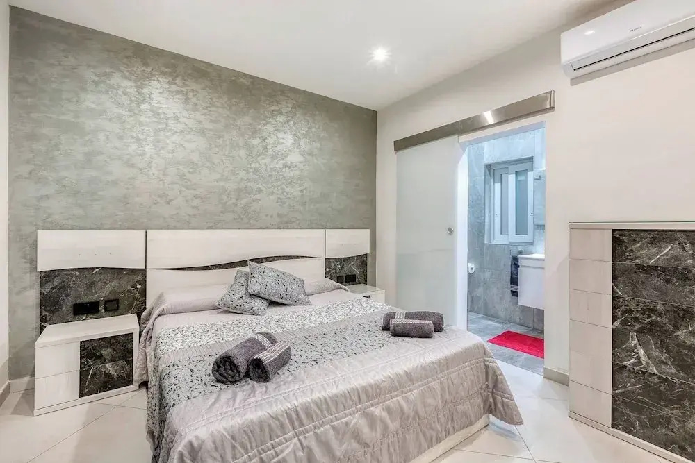 Luxury & Cosy 3 Bedroom Apt in Gzira, Close to Sliema & Stjulians by Walk