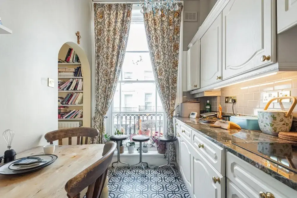 Charming one Bedroom Flat Near Maida Vale by Underthedoormat