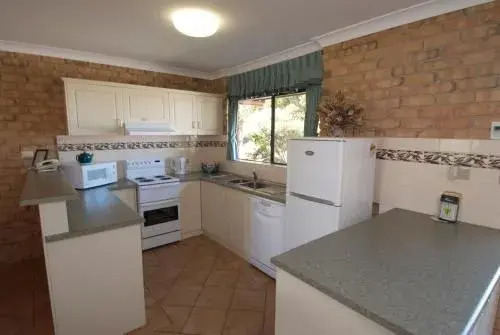 Acacia Apartments