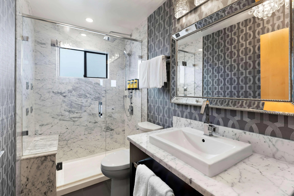 Best Western PLUS Inner Harbour Hotel