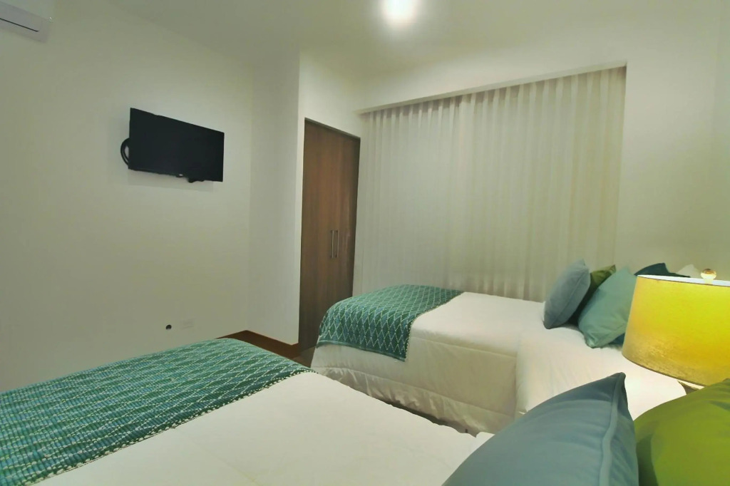 Condo for up to 4 guest in a resort-like community, just steps form the beach