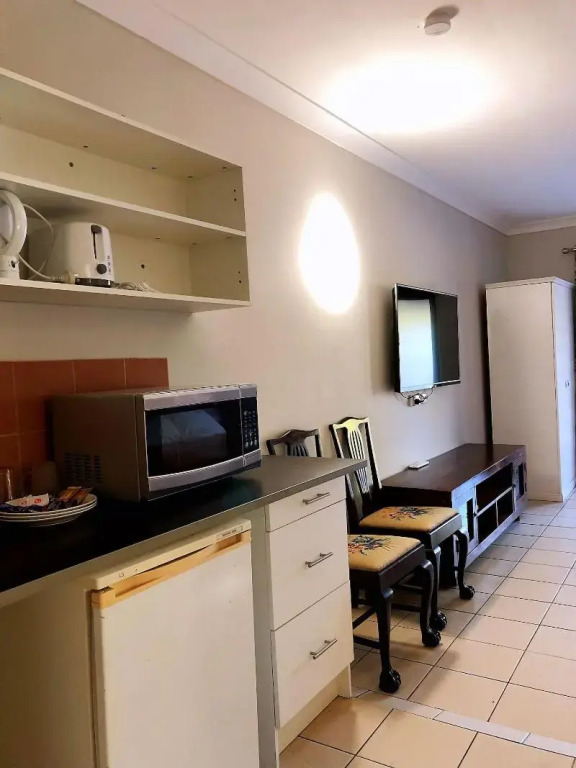 Central Jetty Motel