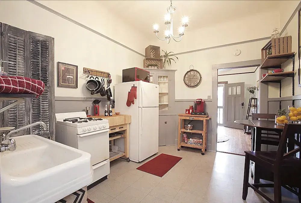 LARGE 2BR in Warehouse District HEART OF NOLA