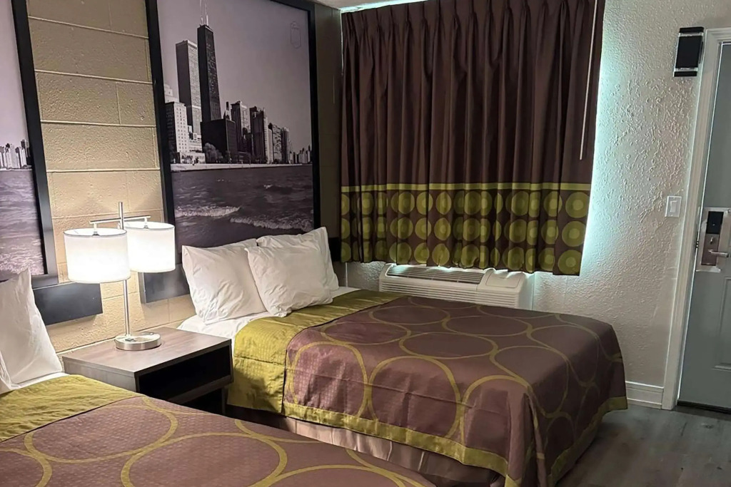 Super 8 by Wyndham Rockford South