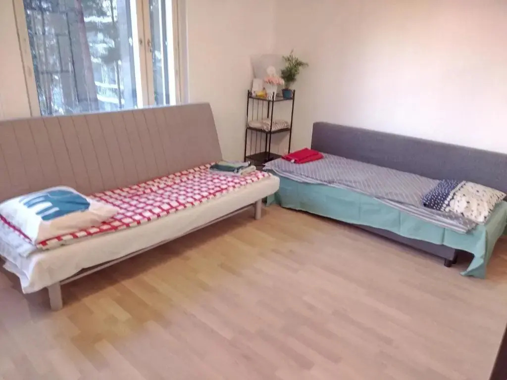 Helsinki Private-Yksityinen-Частный Room in Shared Apartment into Airport-BusTrain Station-University