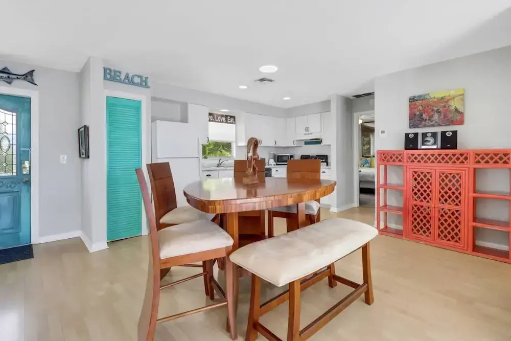 250 1st St B