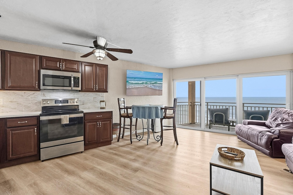 Daytona Inn Beach Resort 409