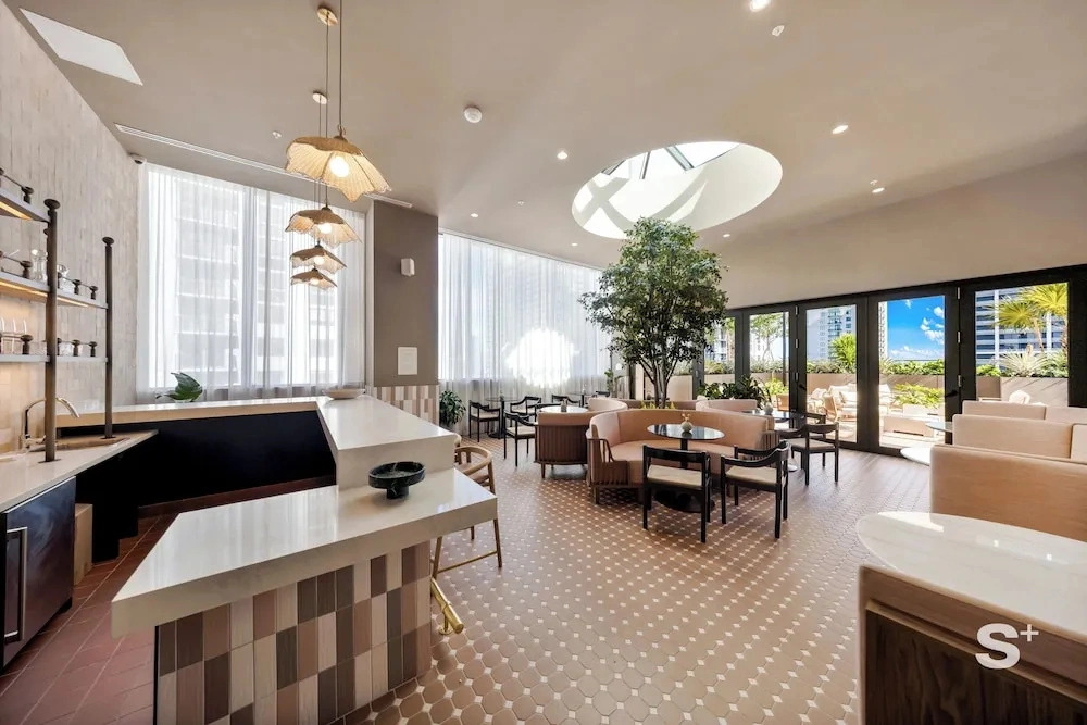 Brand-New Luxury 1BR  - Rooftop pool