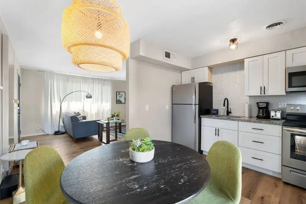 Fashion Square Apt8