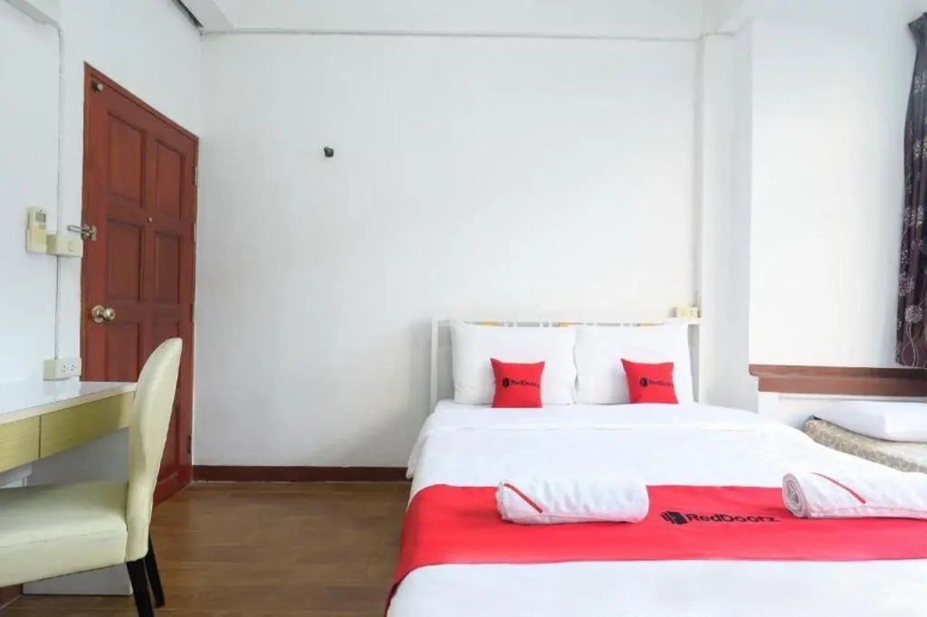 RedDoorz Khunnoy Hotel